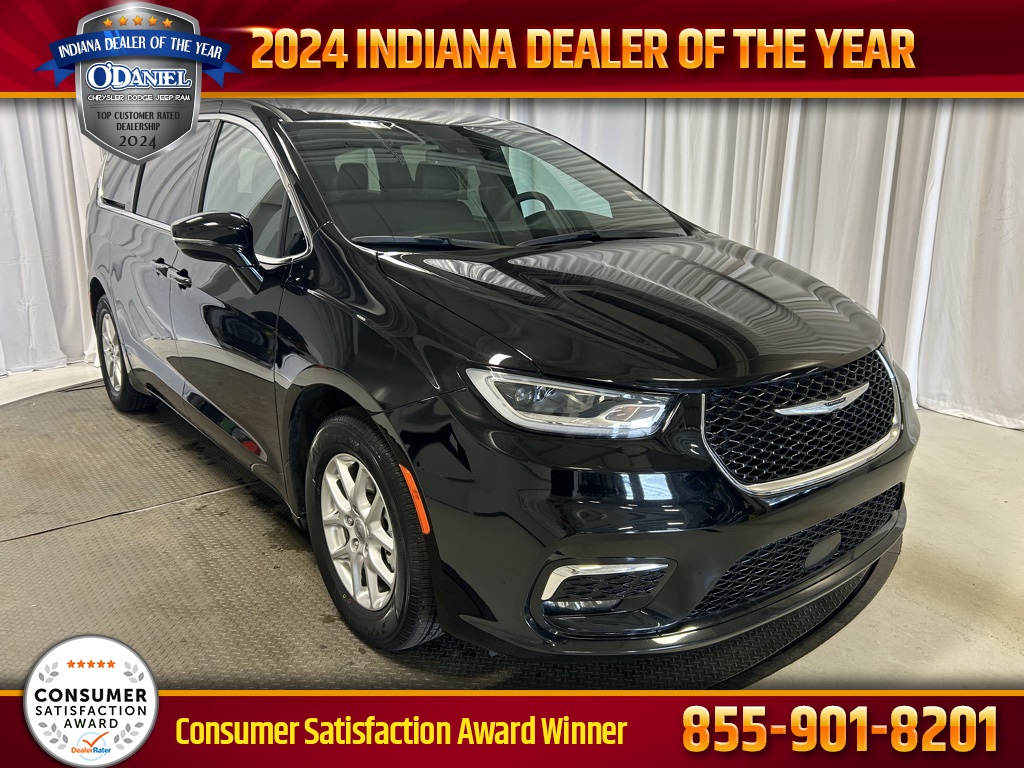 used 2025 Chrysler Pacifica car, priced at $29,386