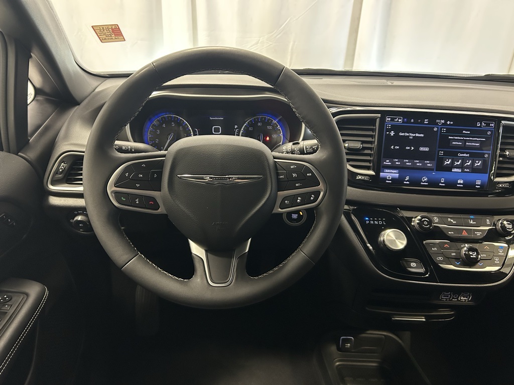 used 2025 Chrysler Pacifica car, priced at $29,386