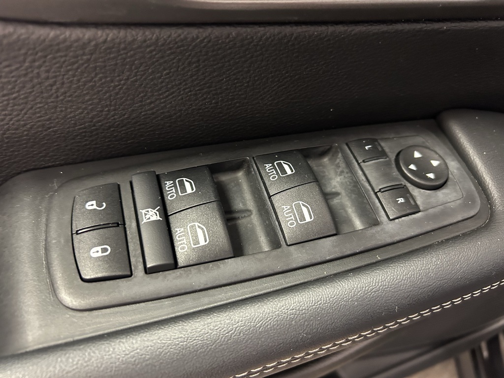 used 2025 Chrysler Pacifica car, priced at $29,386