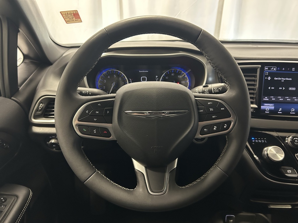 used 2025 Chrysler Pacifica car, priced at $29,386