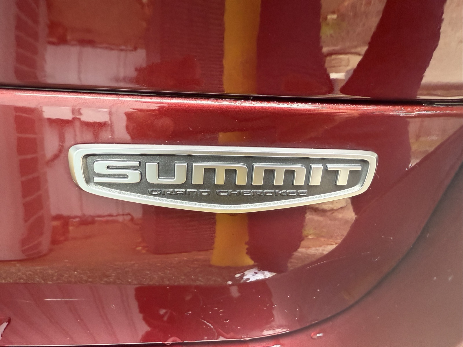 2022 Velvet Red Pearlcoat Jeep Grand Cherokee L Summit 4X4 SUV