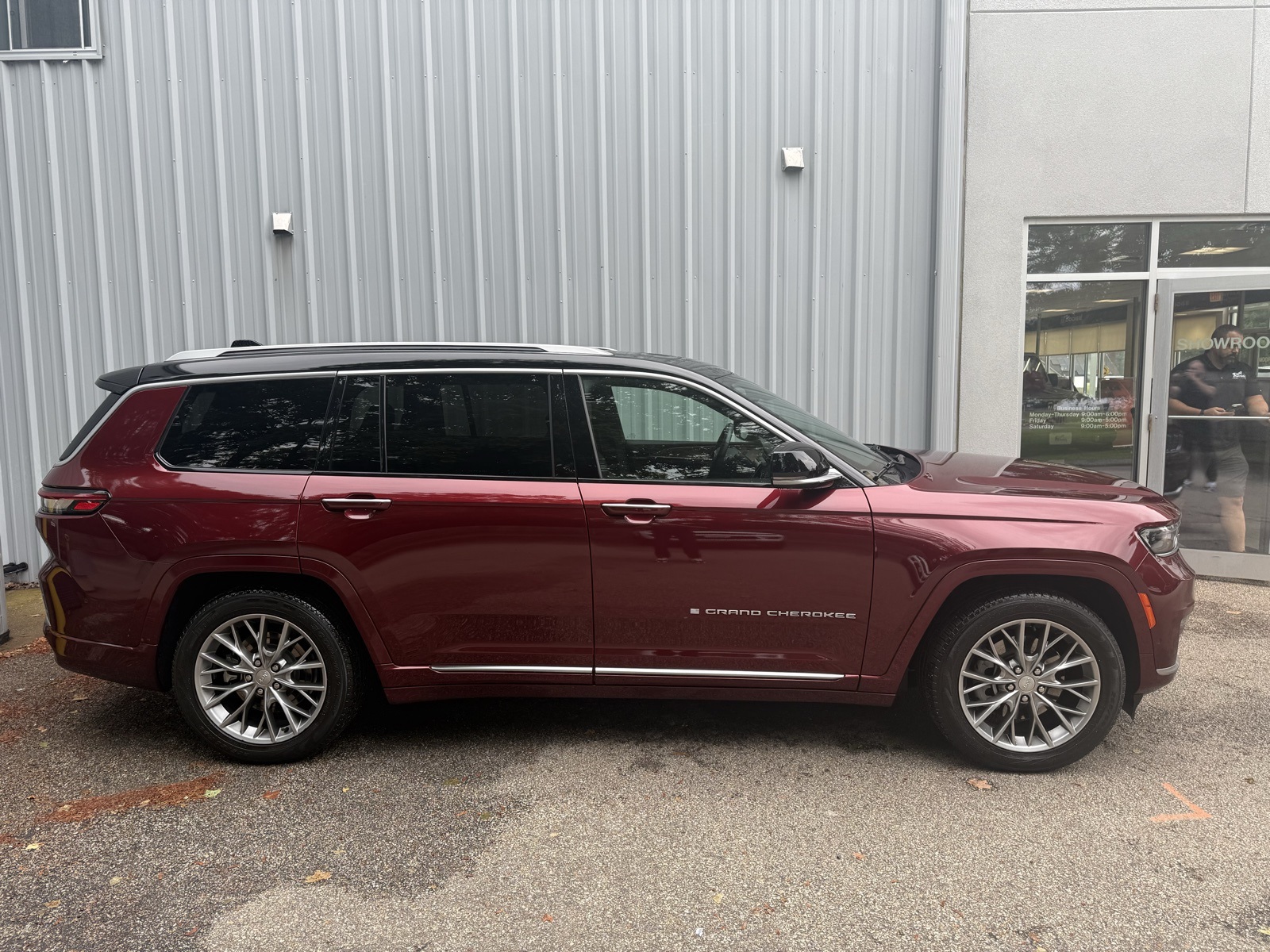 2022 Velvet Red Pearlcoat Jeep Grand Cherokee L Summit 4X4 SUV