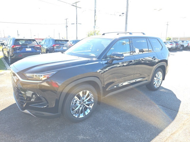 2026 Toyota Grand Highlander Platinum photo 3