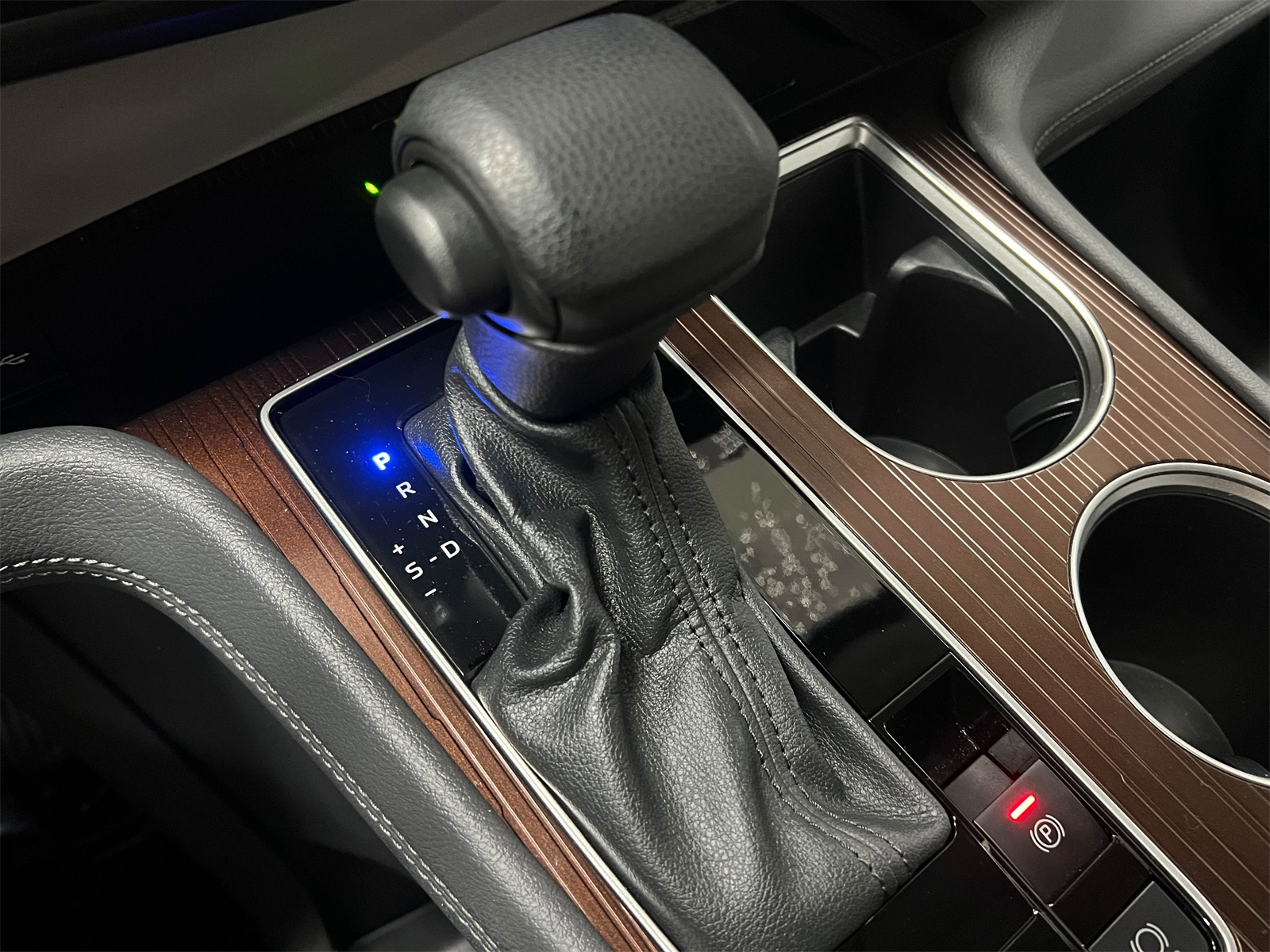 used 2024 Toyota Sienna car, priced at $36,888