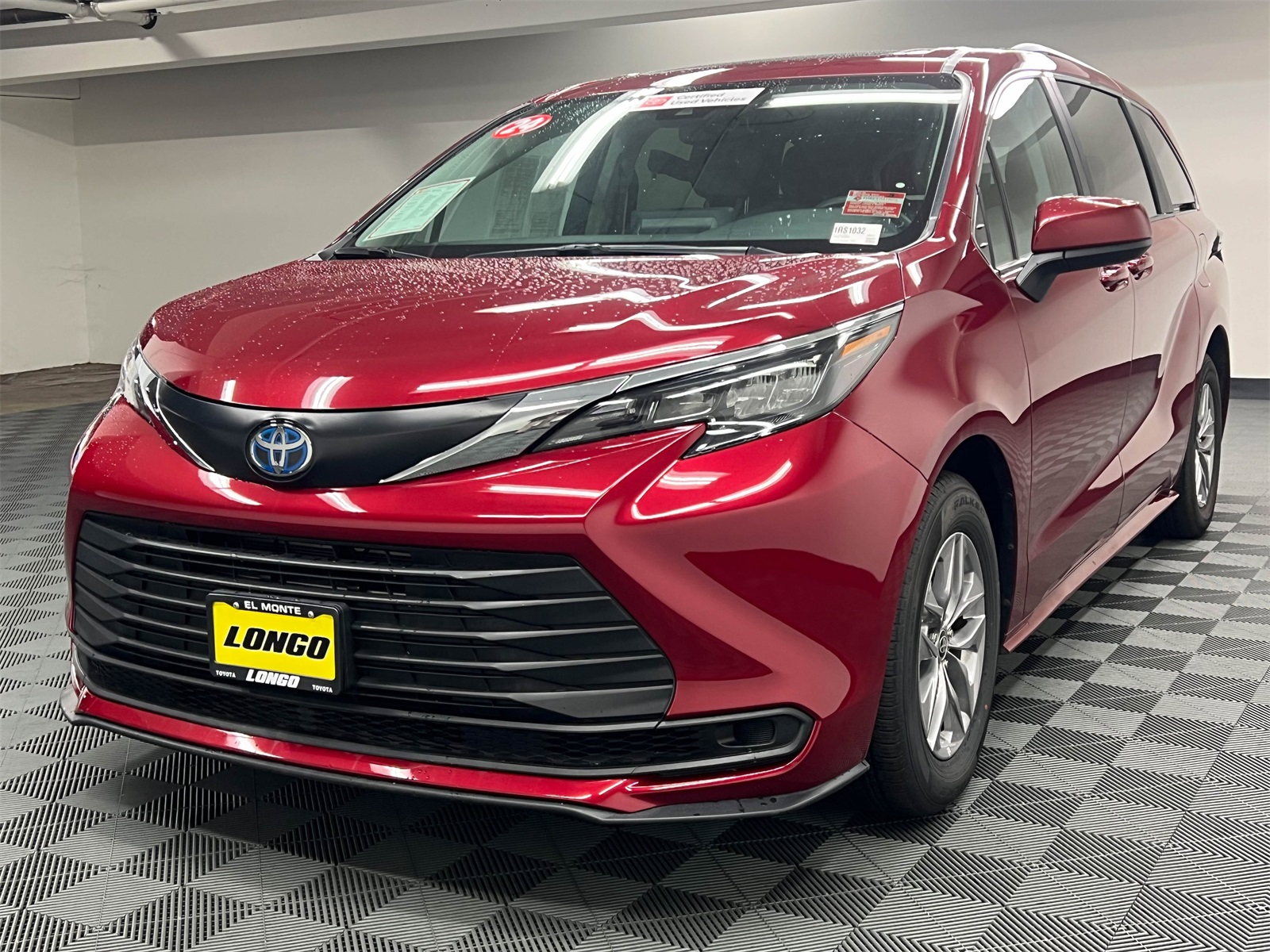 used 2024 Toyota Sienna car, priced at $36,888