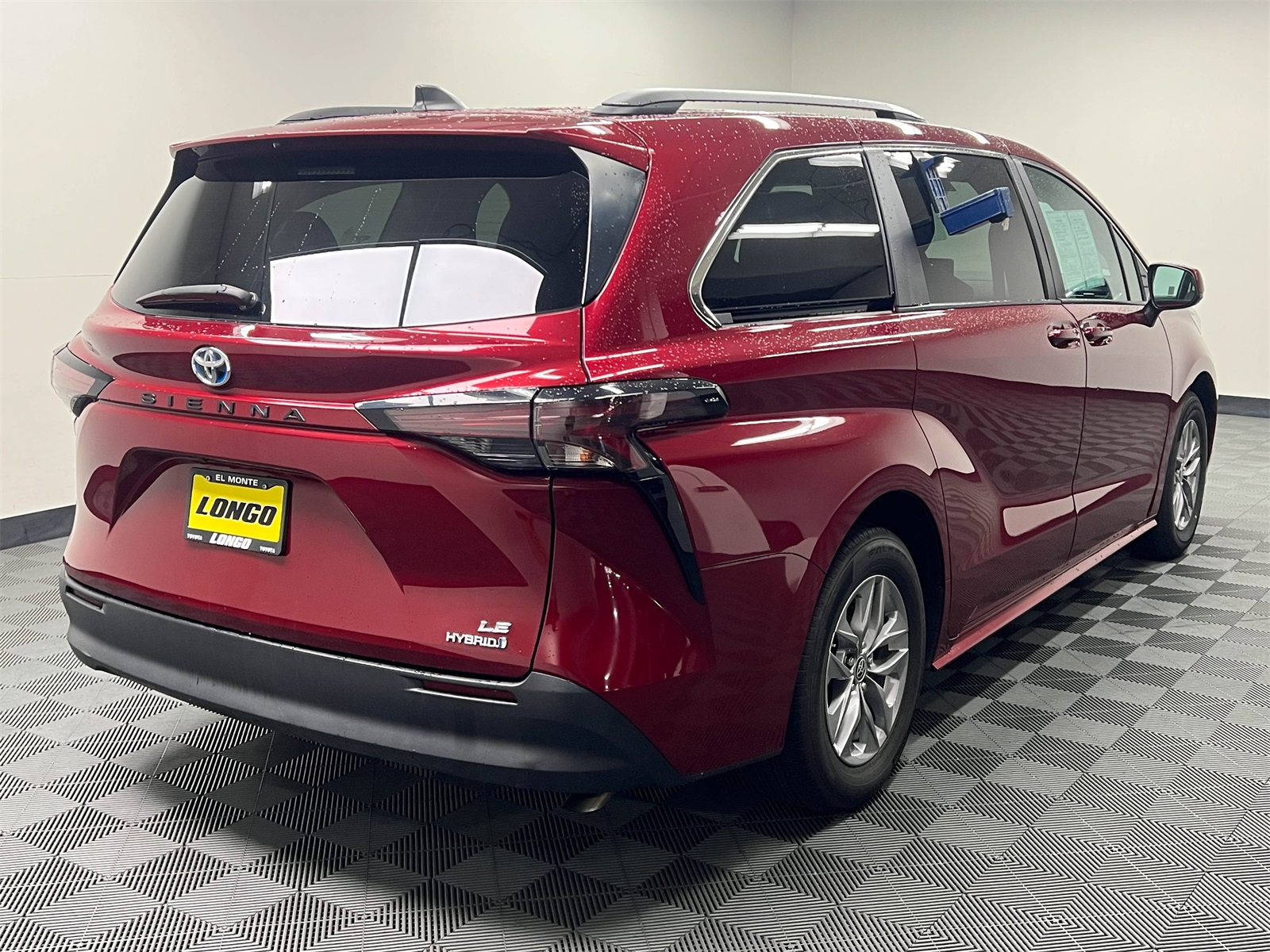 used 2024 Toyota Sienna car, priced at $36,888