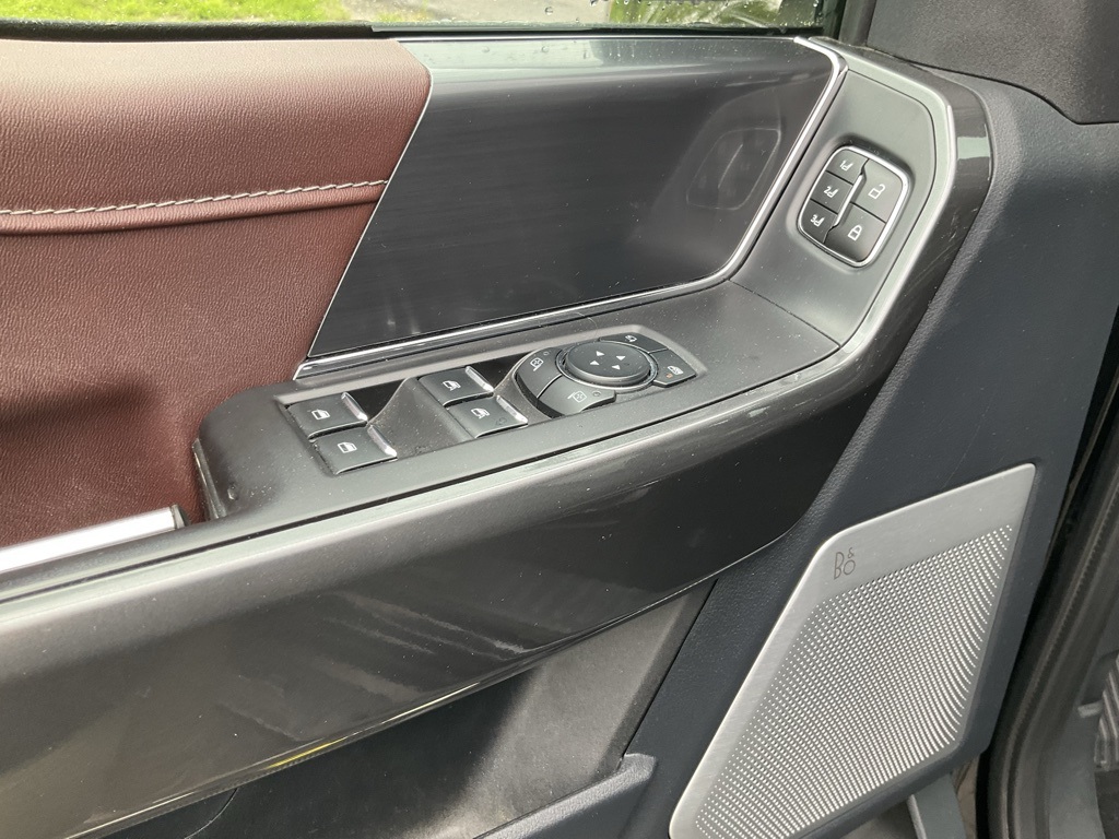 2023 Ford F-150 Lariat photo 12