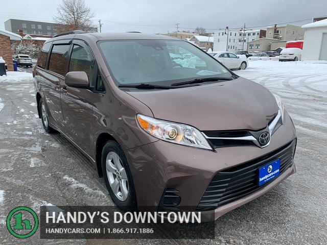 2018 Toyota Sienna LE