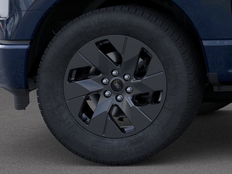 2025 Ford F-150 Lightning Lariat photo 18