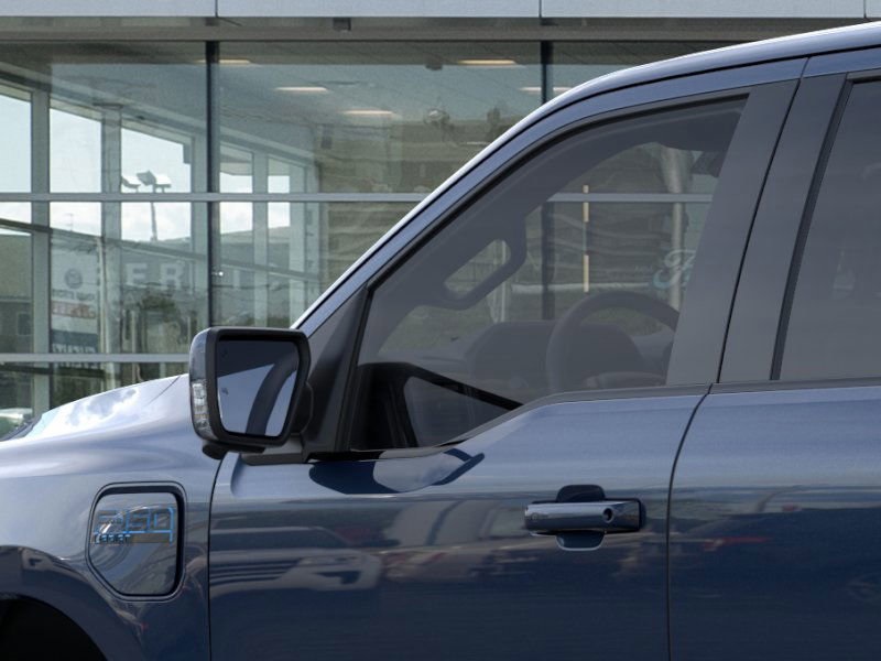 2025 Ford F-150 Lightning Lariat photo 19