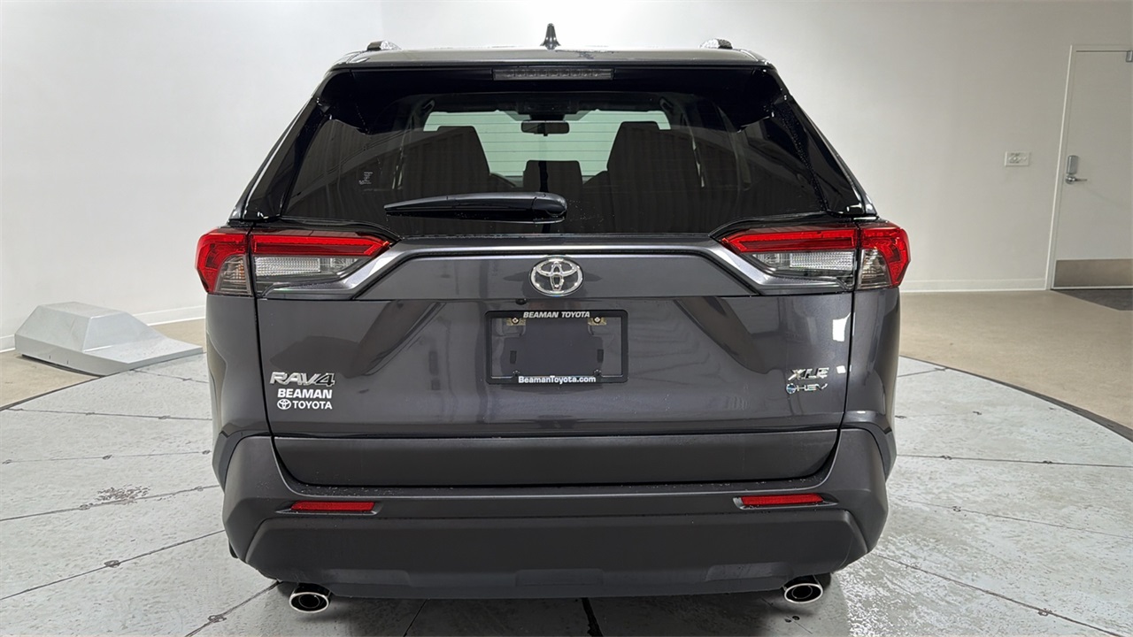 2025 Toyota RAV4 Hybrid XLE photo 4