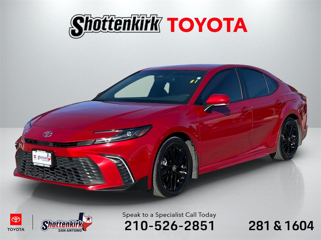 2025 Toyota Camry SE's photo