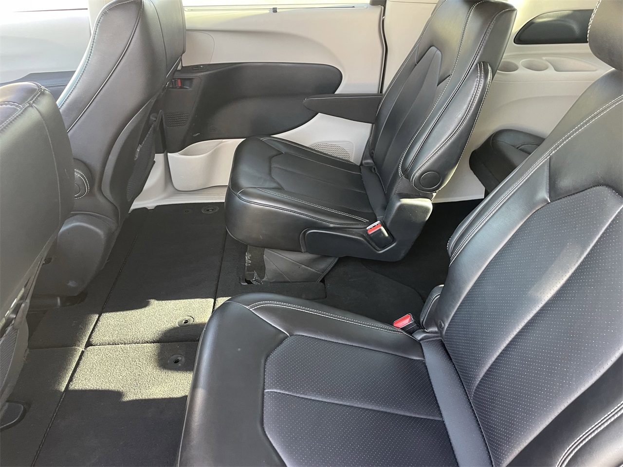 used 2024 Chrysler Pacifica car, priced at $23,993