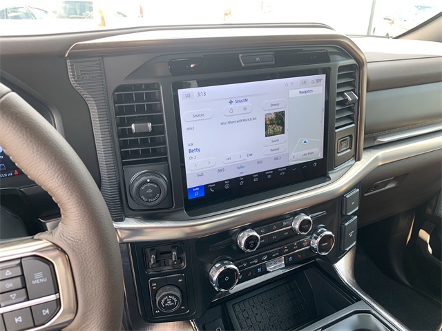 2025 Star White Metallic Tri-Coat Ford F-150 King Ranch 4X4 Truck