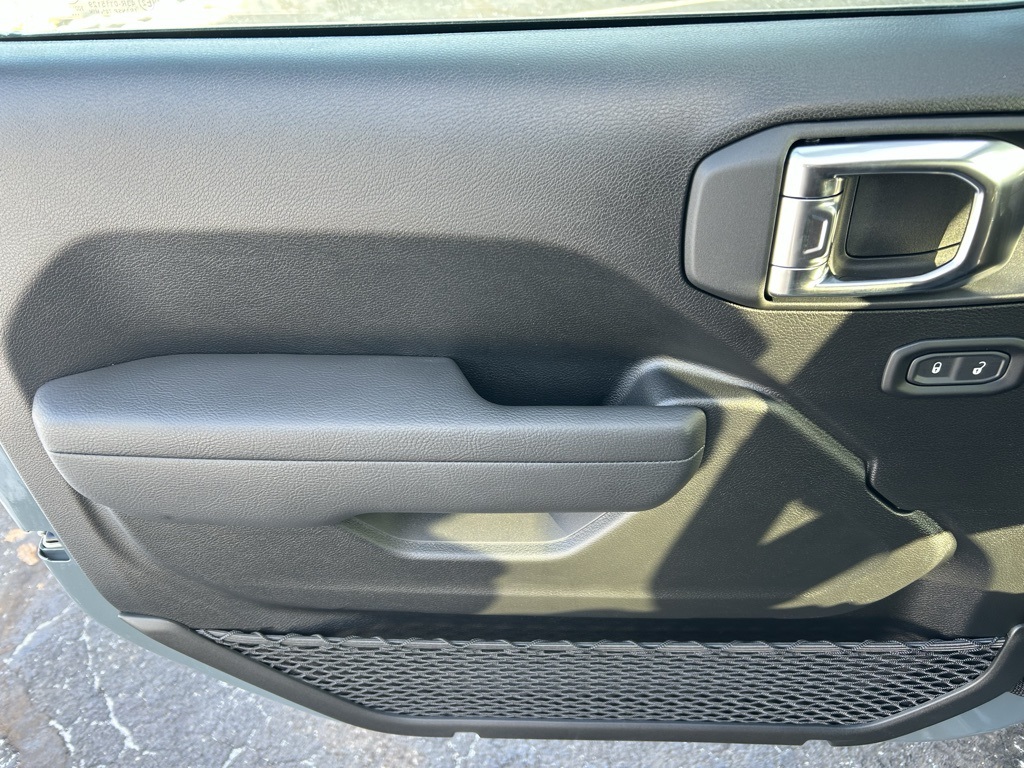 new 2026 Jeep Wrangler car, priced at $46,580