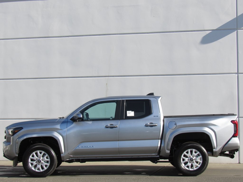 2025 Toyota Tacoma SR5 Double Cab photo 4