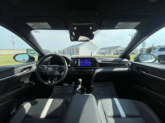 2025 Toyota Camry SE photo 4