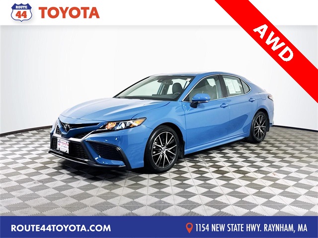 2023 Toyota Camry SE's photo