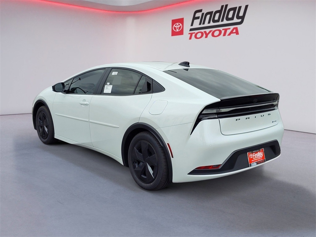 2026 Toyota Prius Plug-in Hybrid SE photo 3