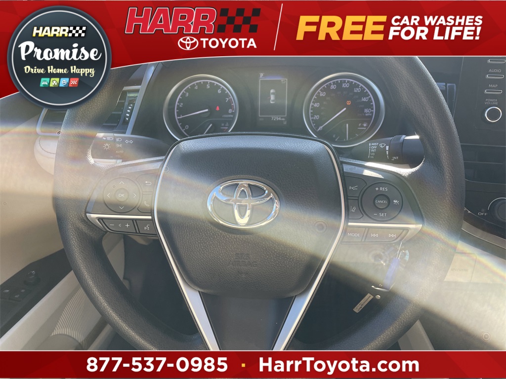 2021 Toyota Camry LE's photo