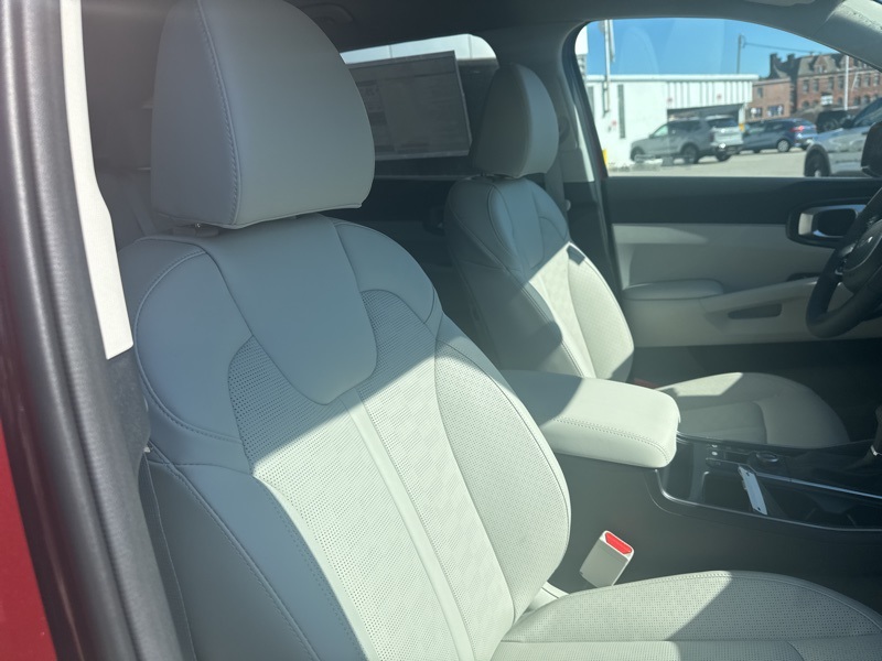 2025 Kia Sorento S photo 14