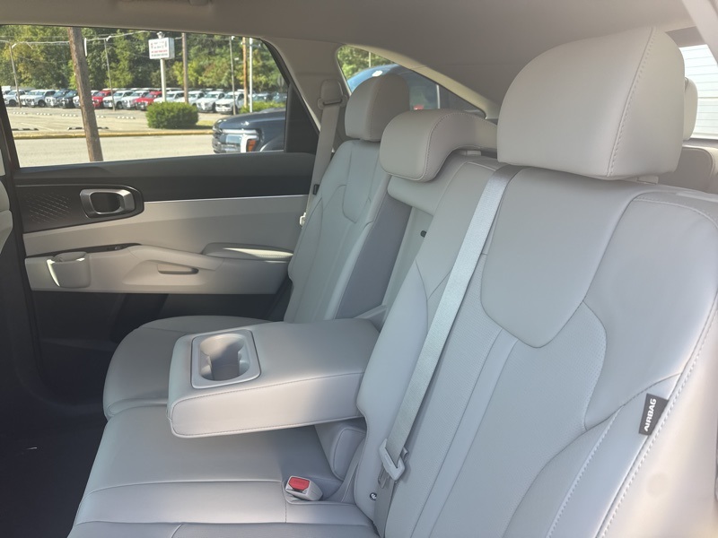 2025 Kia Sorento S photo 18