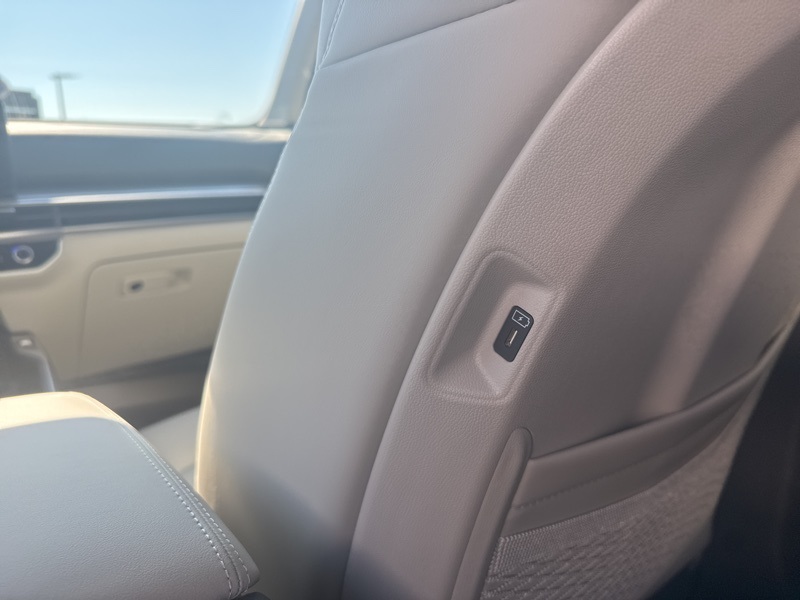 2025 Kia Sorento S photo 20