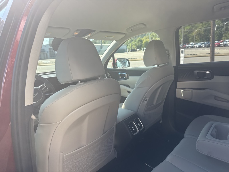 2025 Kia Sorento S photo 21