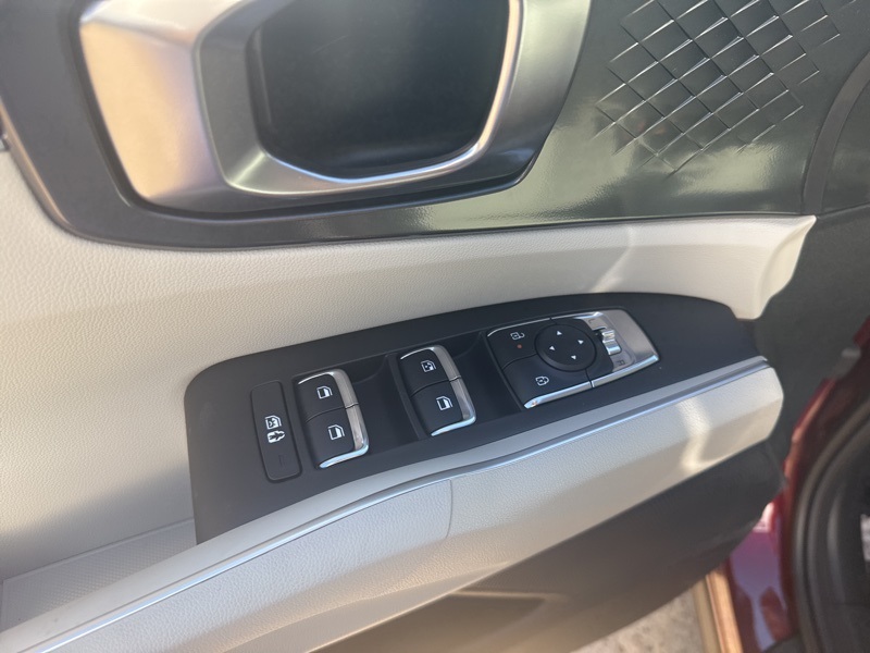 2025 Kia Sorento S photo 23