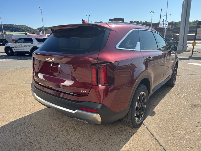 2025 Kia Sorento S photo 6