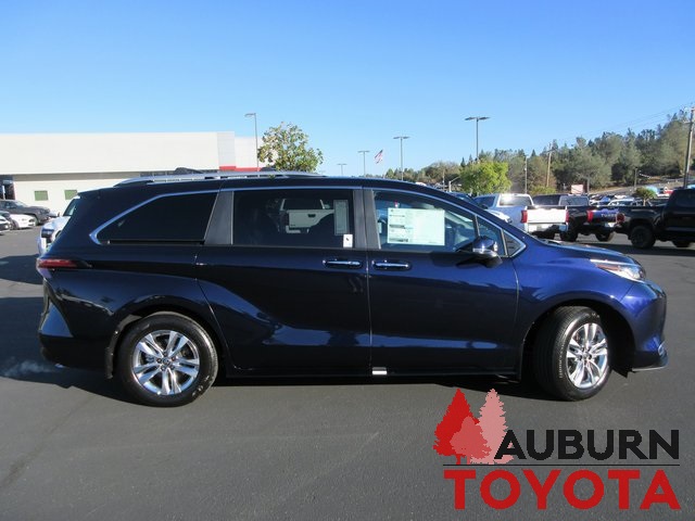 2025 Toyota Sienna Limited photo 2