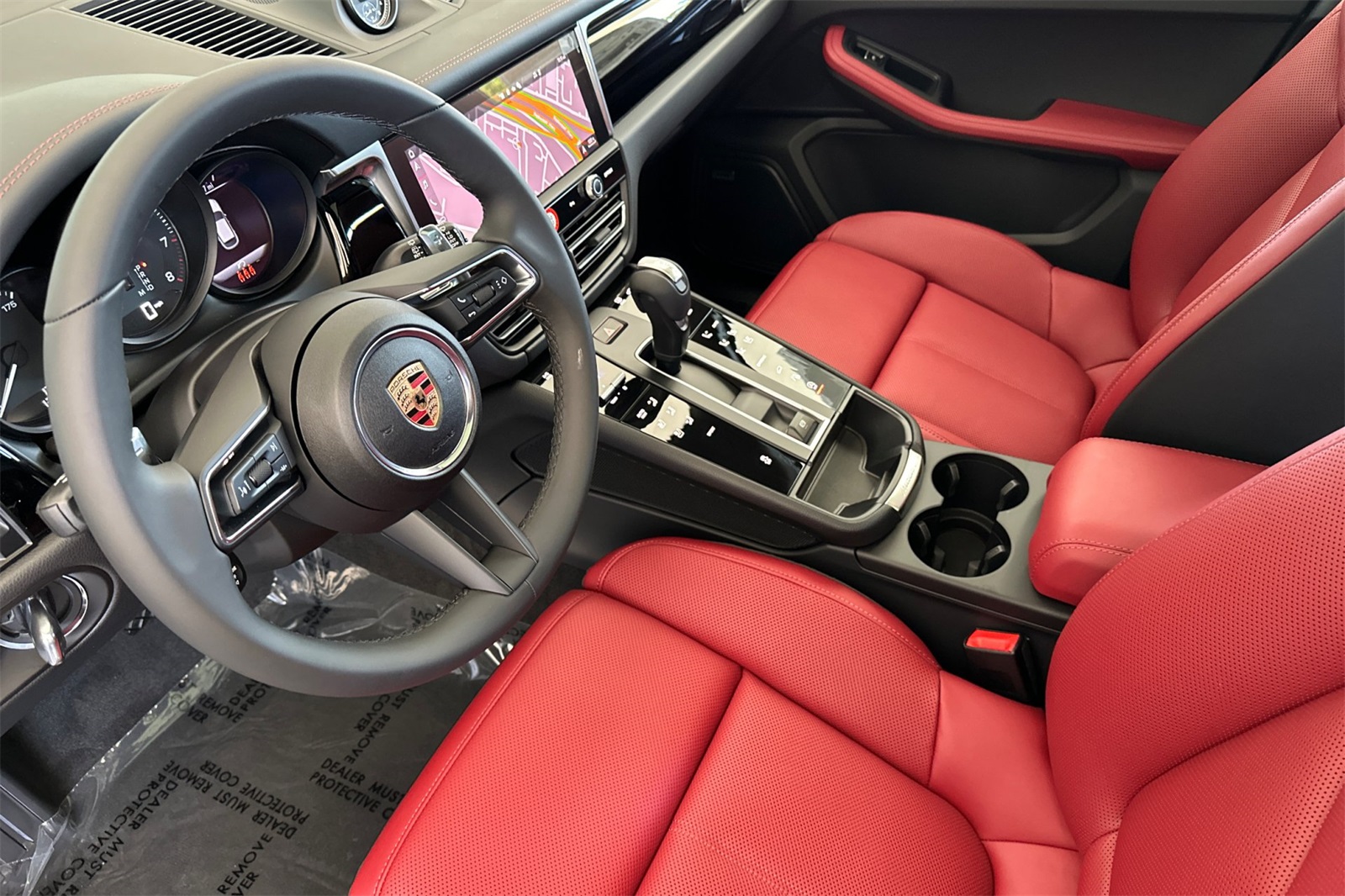 2025 Porsche Macan T photo 4
