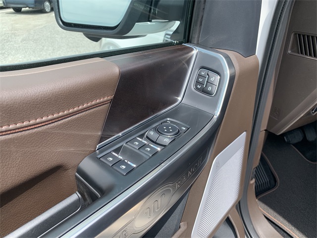 2025 Star White Metallic Tri-Coat Ford F-150 King Ranch 4X4 Truck