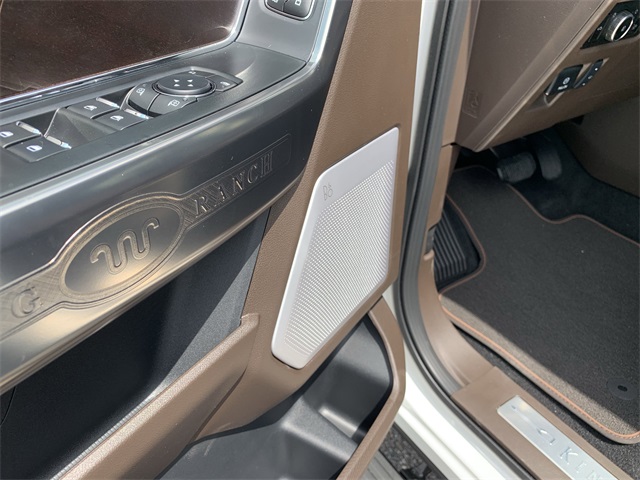 2025 Star White Metallic Tri-Coat Ford F-150 King Ranch 4X4 Truck