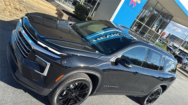 new 2026 Chevrolet Traverse car, priced at $46,870