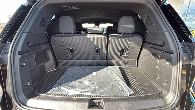 new 2026 Chevrolet Traverse car, priced at $46,870