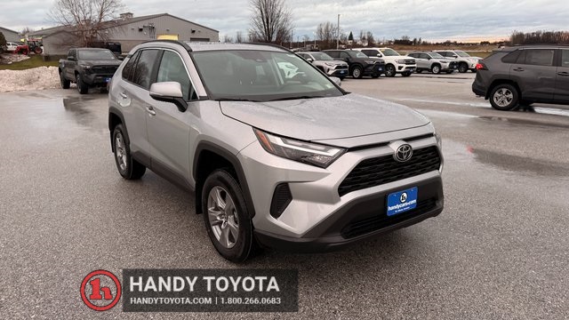 2025 Toyota RAV4 XLE's photo