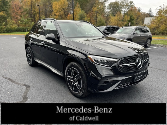 2025 Mercedes-Benz GLC Base's photo