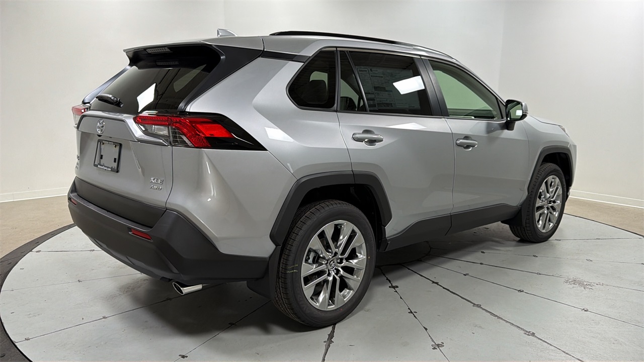 2025 Toyota RAV4 XLE Premium photo 2