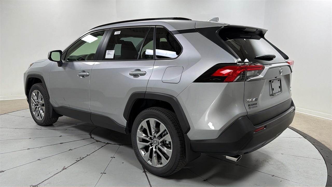 2025 Toyota RAV4 XLE Premium photo 4