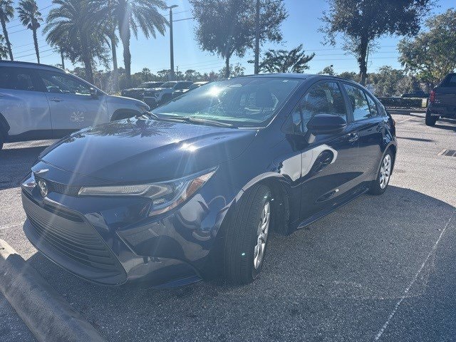 2024 Toyota Corolla LE's photo