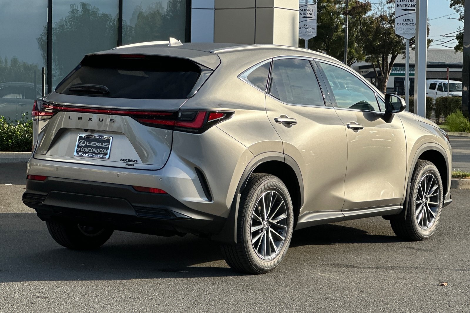 2026 Lexus NX 350 photo 2
