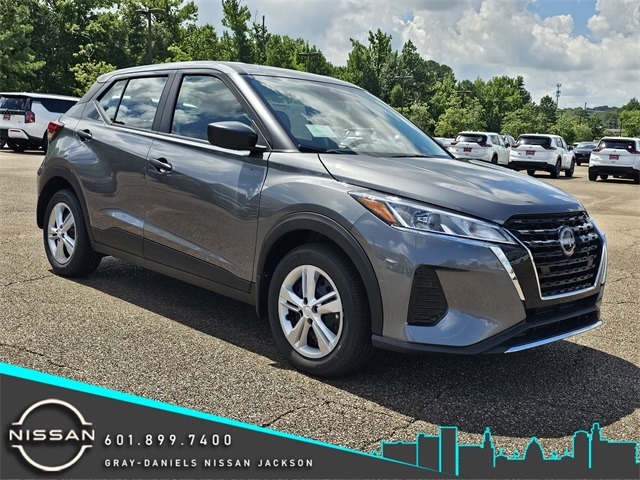 2025 Nissan KICKS PLAY Base's photo