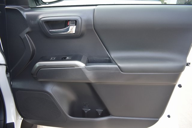 2023 Toyota Tacoma TRD Off-Road photo 13