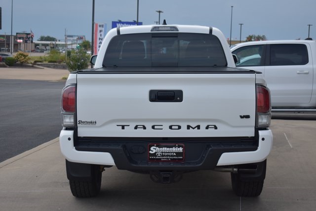 2023 Toyota Tacoma TRD Off-Road photo 5