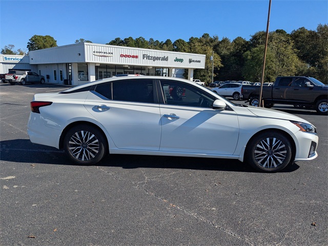 2023 Nissan Altima SV FWD