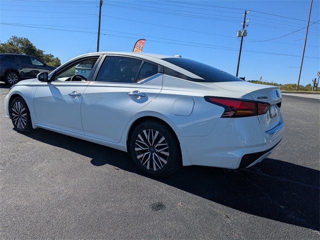 2023 Nissan Altima SV FWD