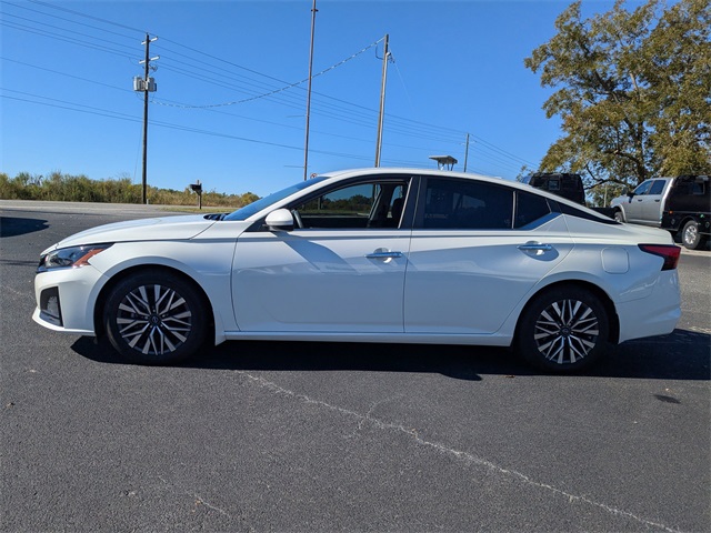 2023 Nissan Altima SV FWD