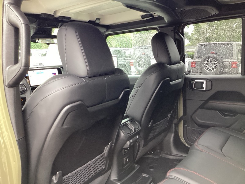 2025 Jeep Wrangler Rubicon photo 17
