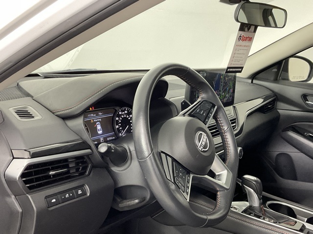 2024 Nissan Altima 2.5 SR photo 12